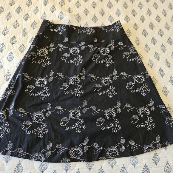 Skirt - Picture 10 of 11